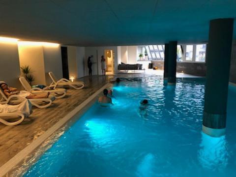 Appartement Prive Dans Residence Balneo Aladin Каутерец Екстериор снимка