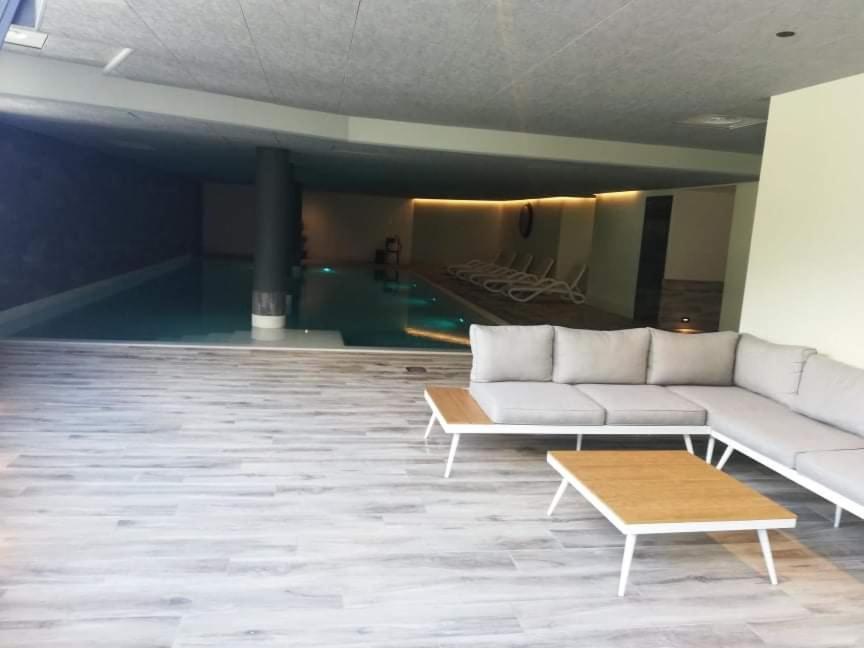 Appartement Prive Dans Residence Balneo Aladin Каутерец Екстериор снимка