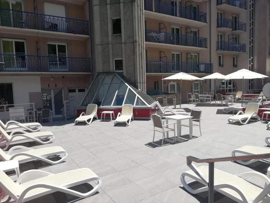 Appartement Prive Dans Residence Balneo Aladin Каутерец Екстериор снимка
